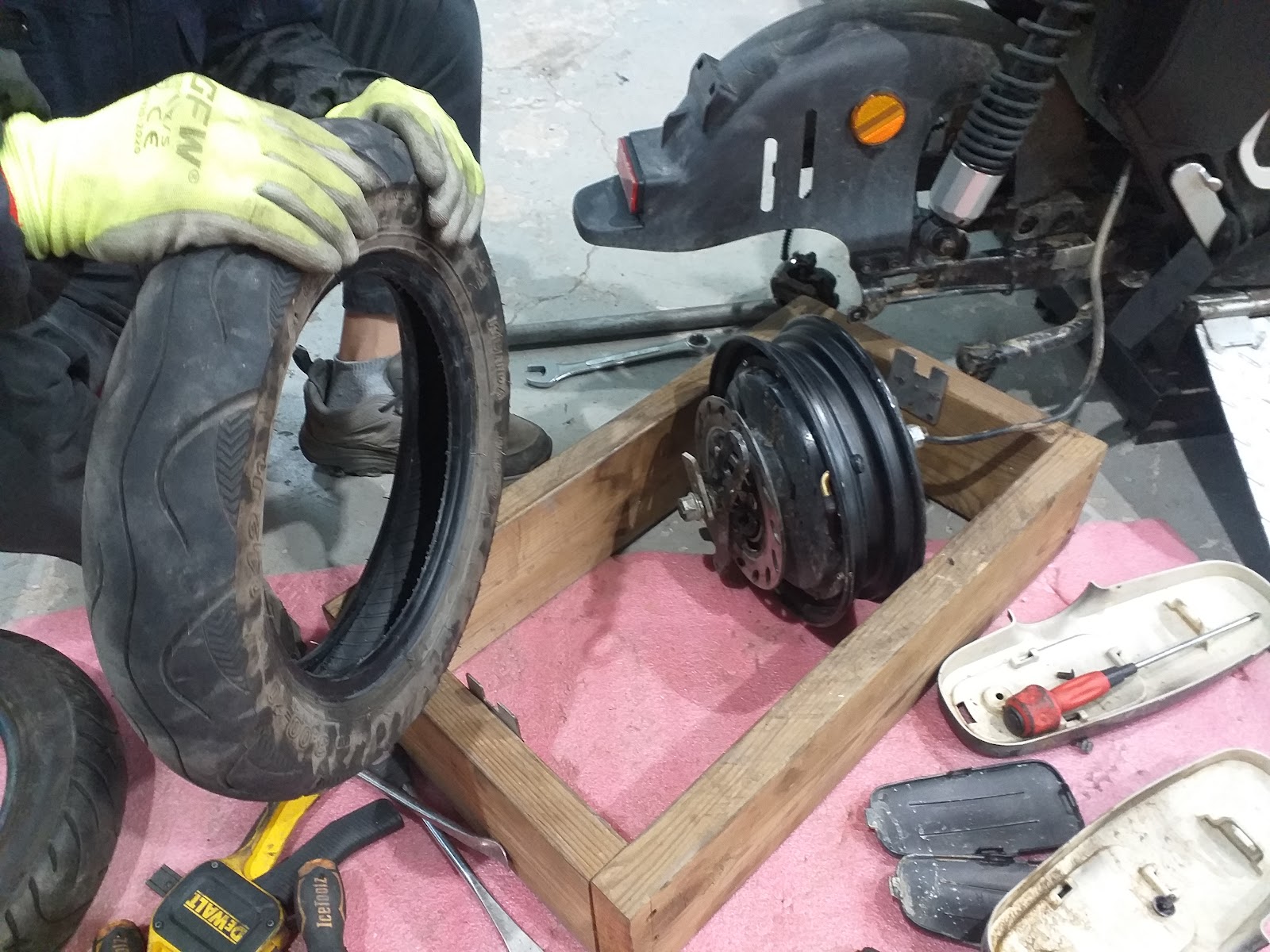 경기 평택시 모토벨로_A21 타이어교체 썸네일