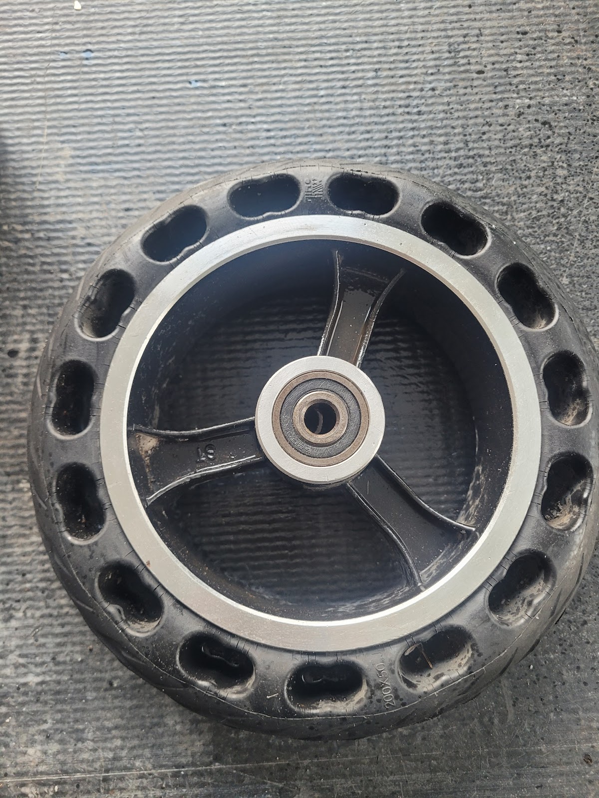 tr_6e50619898a36e97a49823e2b9c38104